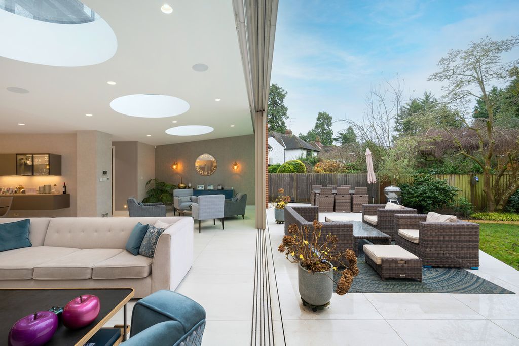 Property photo 1 of 17