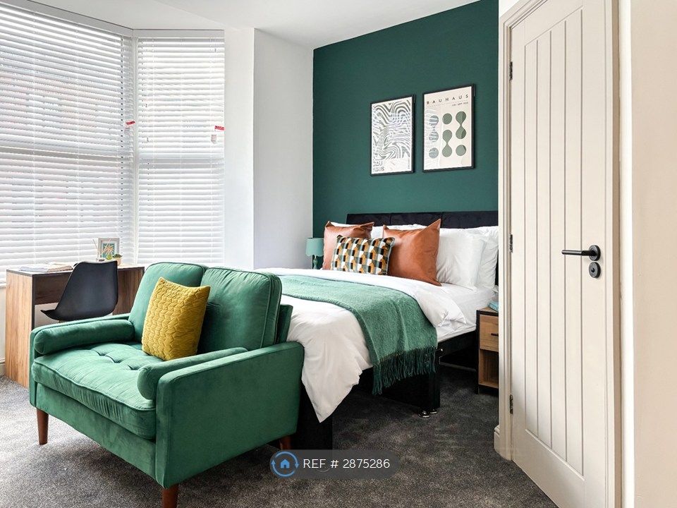 Property photo 2 of 35 Bedroom 1