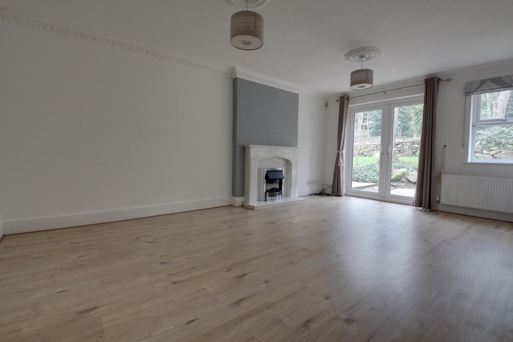 Property photo 2 of 16 Living Room