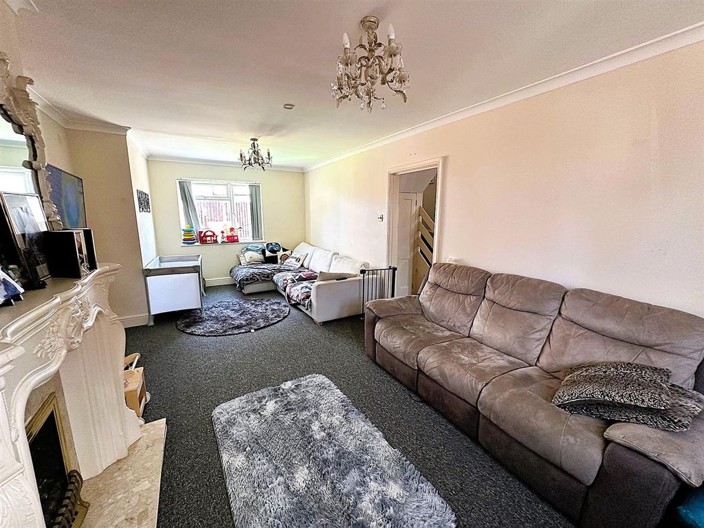 Property photo 3 of 12 5.Jpg