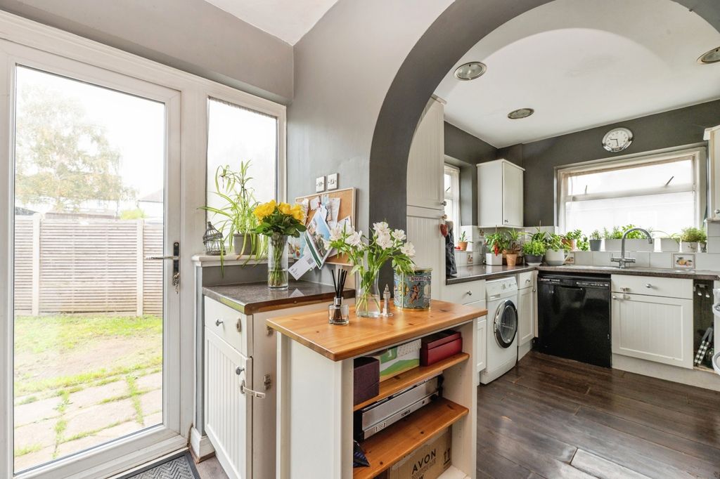 Property photo 3 of 14 Photo