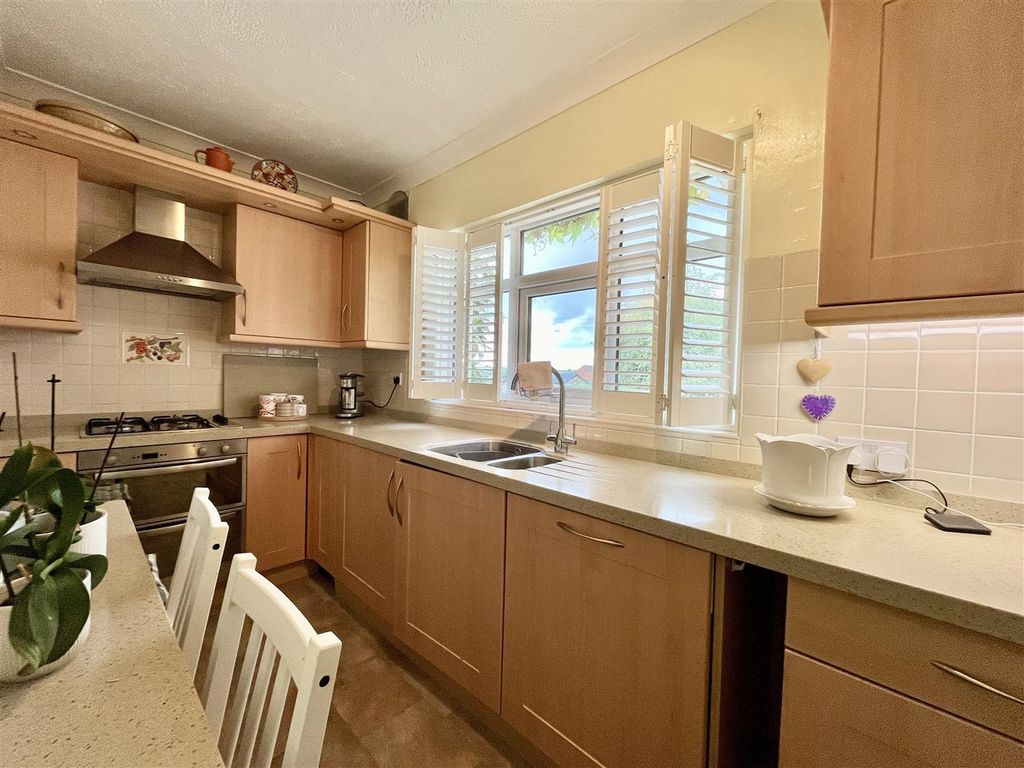 Property photo 3 of 23