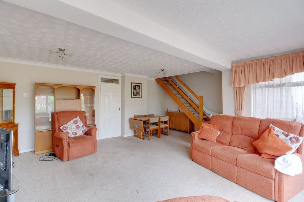 Property photo 3 of 17