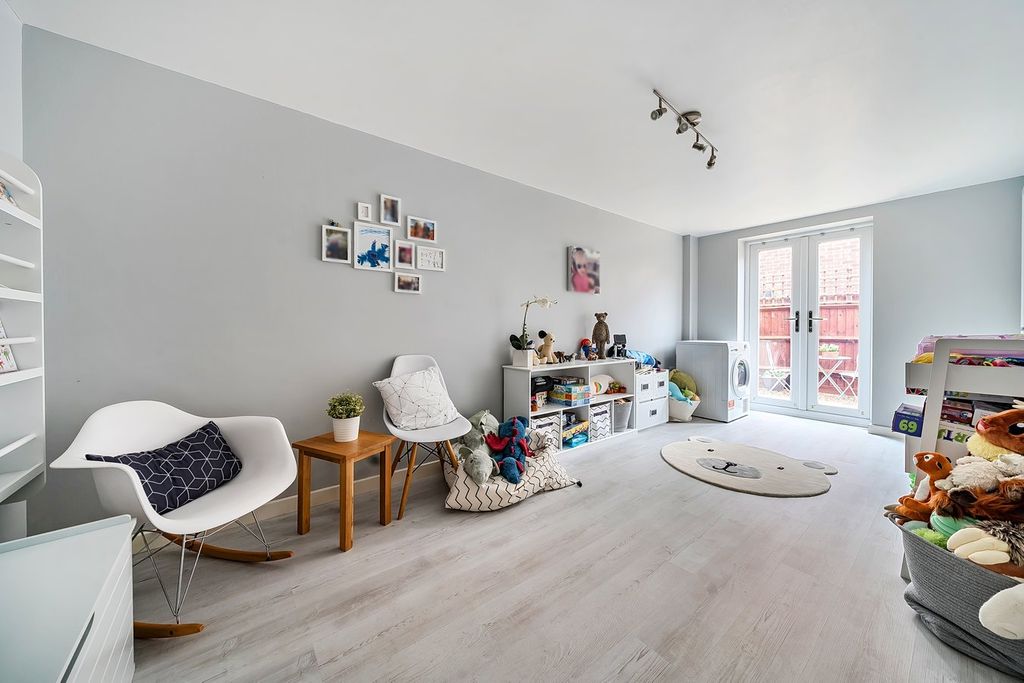 Property photo 3 of 20