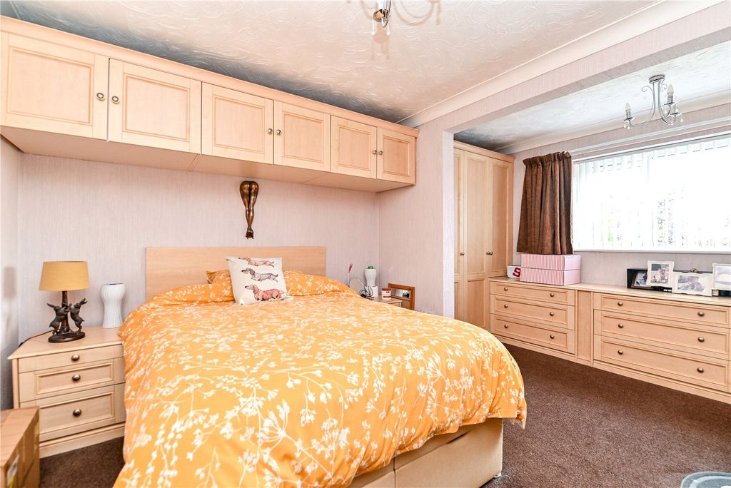 Property photo 3 of 15 Picture No. 05