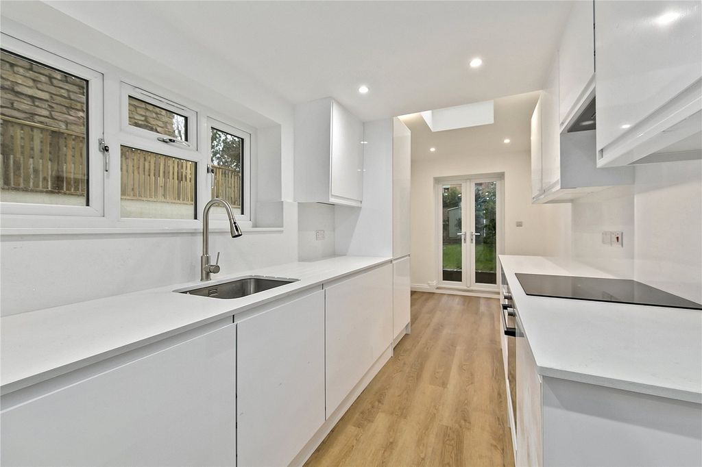 Property photo 3 of 17 Picture No. 13