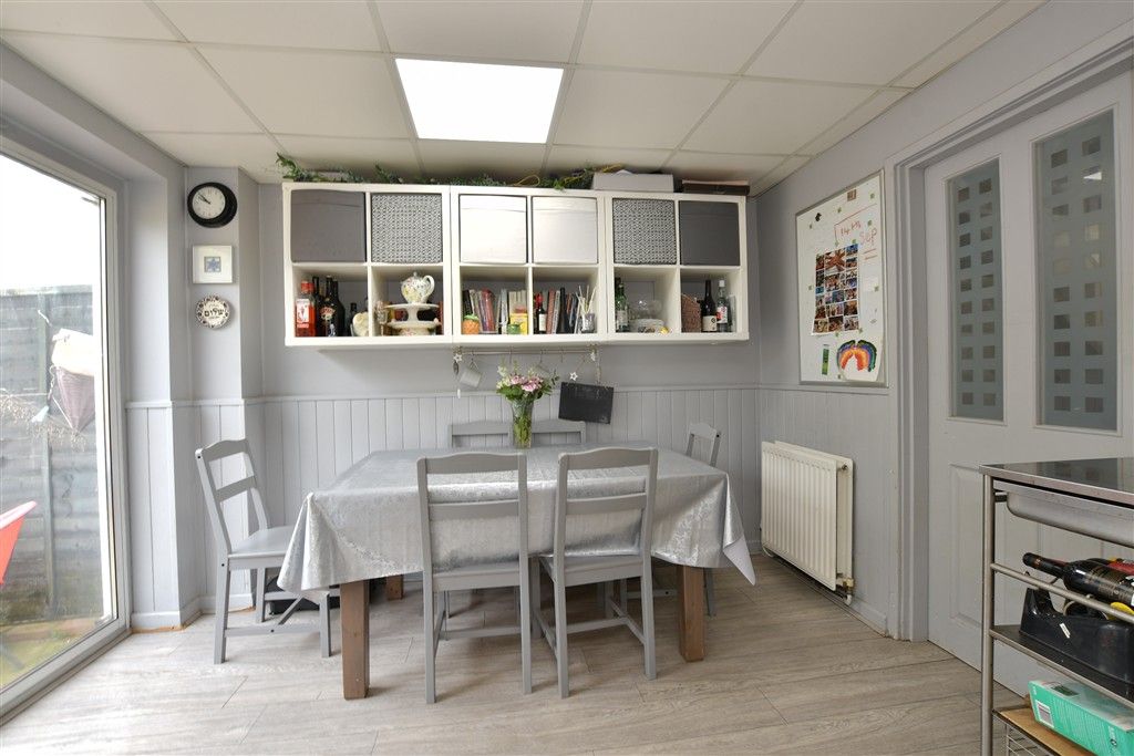 Property photo 3 of 9 Kitchen/Dining Room