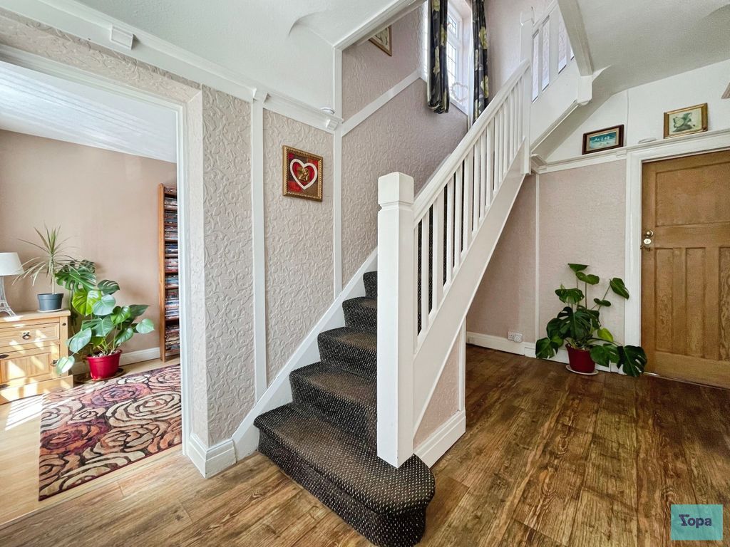 Property photo 3 of 18 1