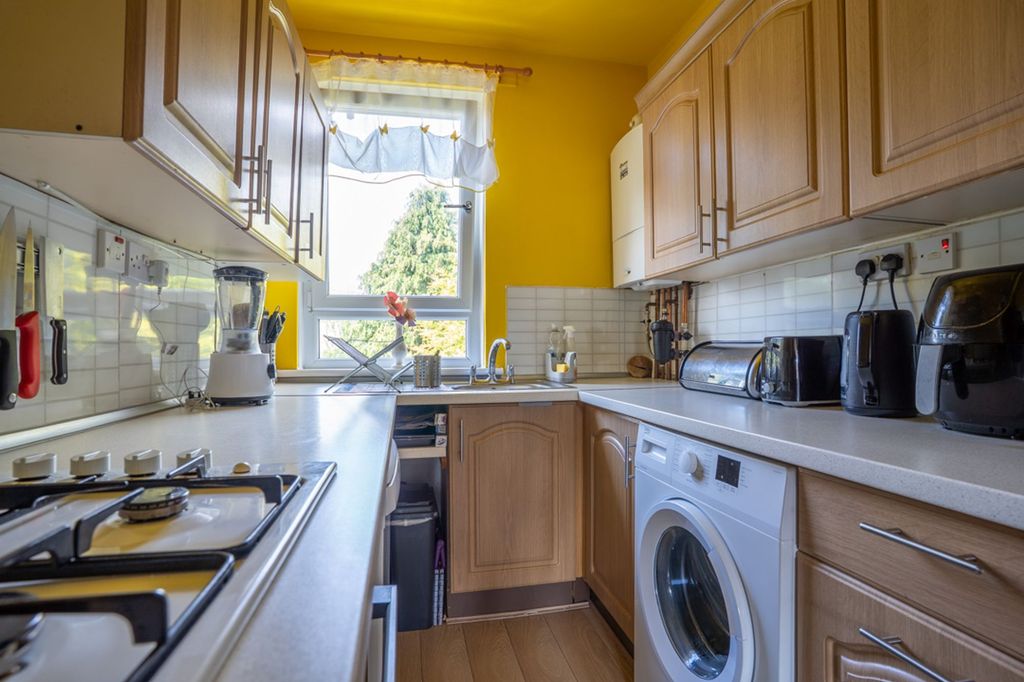 Property photo 3 of 27