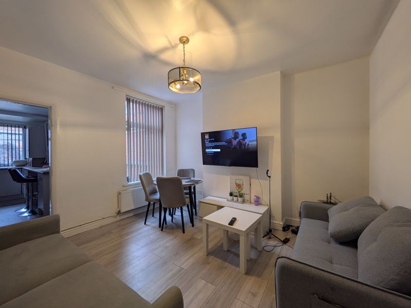 Property photo 1 of 9 Photo 3