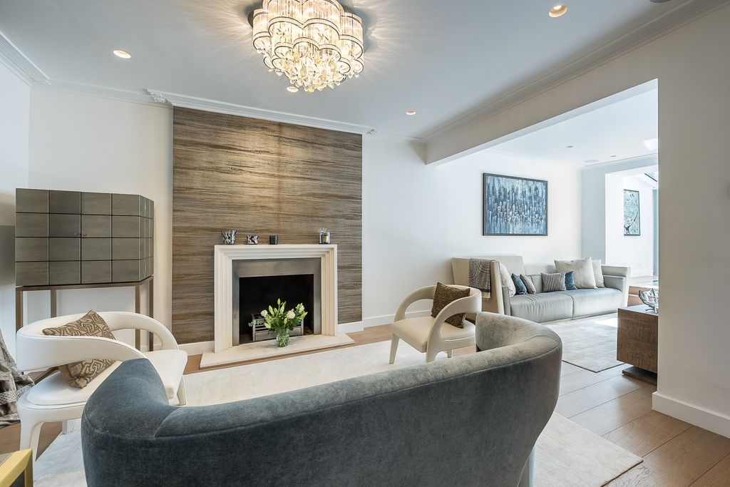 Property photo 2 of 22