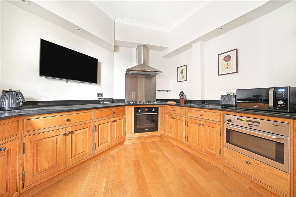 Property photo 3 of 24 Picture No. 15