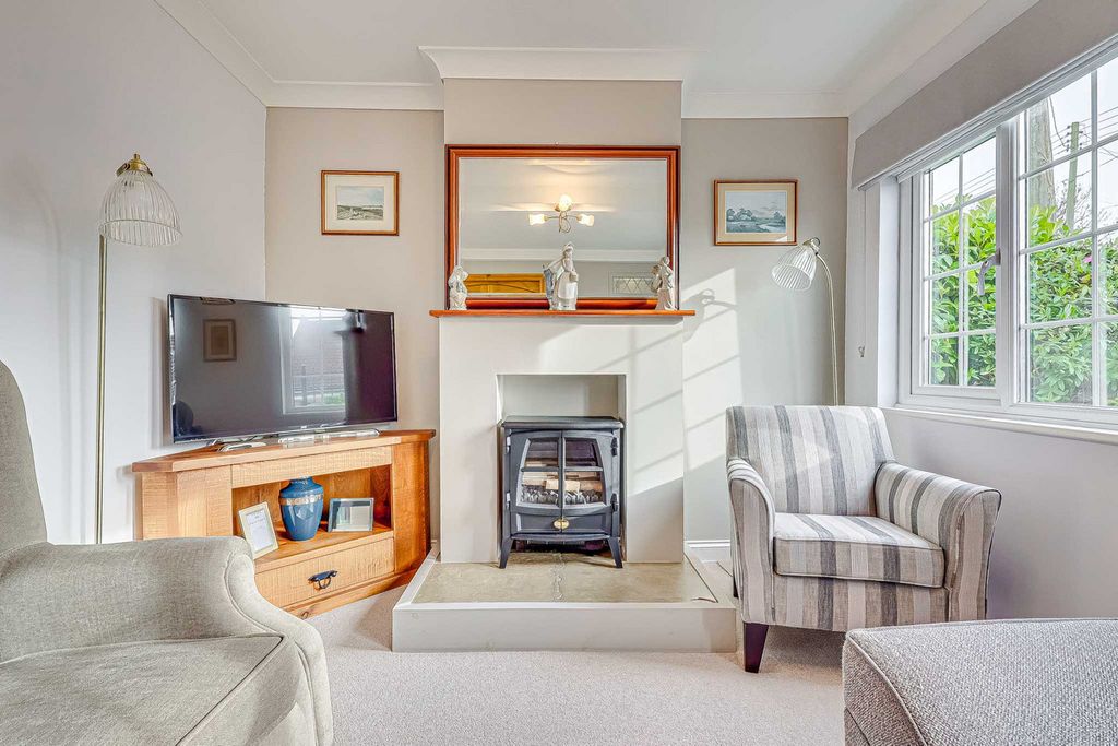 Property photo 3 of 34