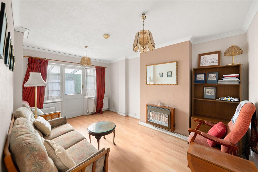 Property photo 3 of 18 3