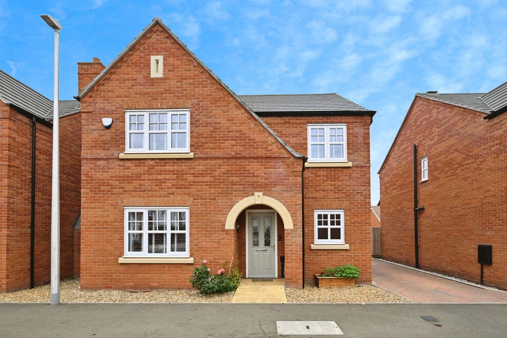 Property photo 1 of 28