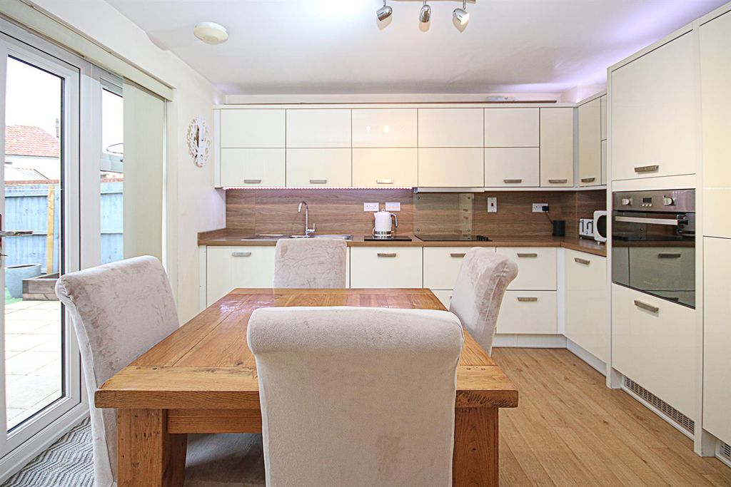 Property photo 3 of 14 Img_9953.Jpg