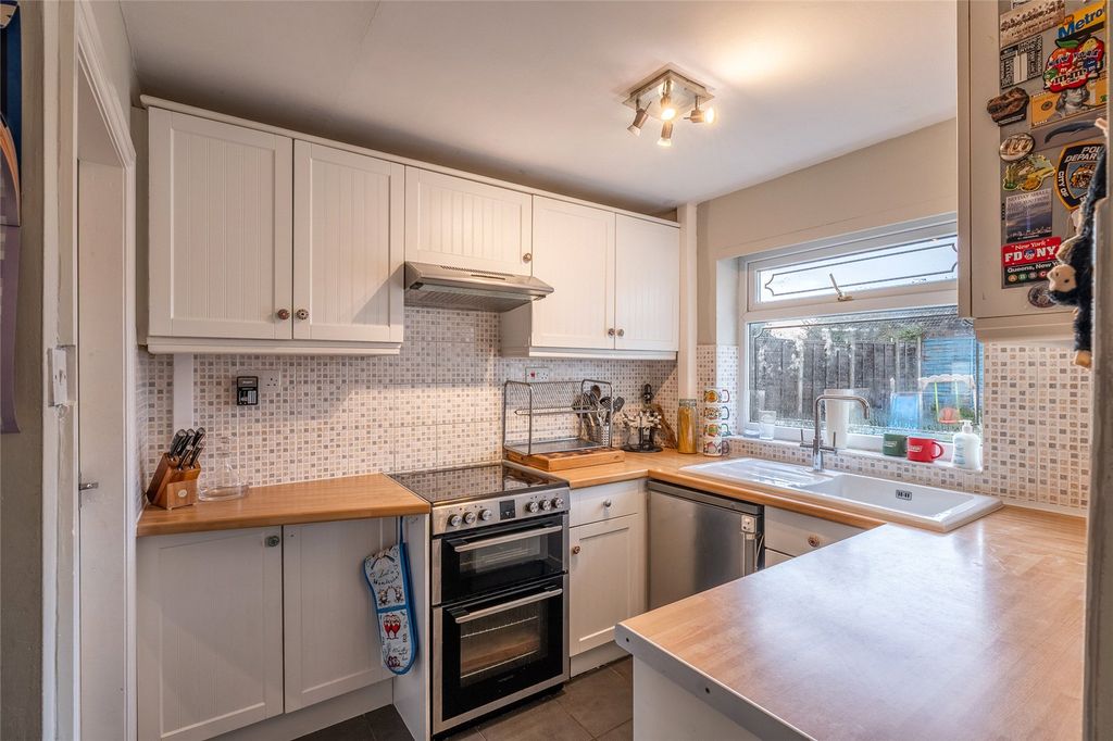 Property photo 3 of 26 Picture No. 27