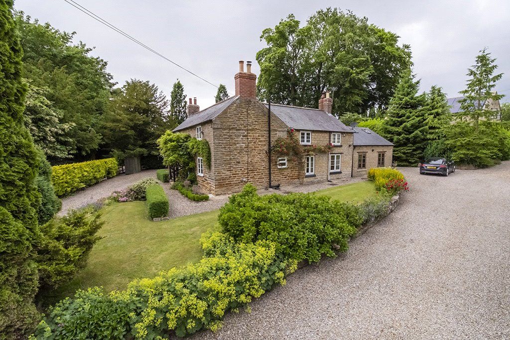 Property photo 1 of 43 Picture No. 05