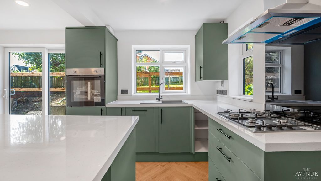 Property photo 2 of 19 4887373