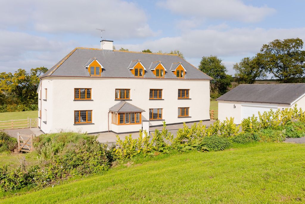 Property photo 1 of 29