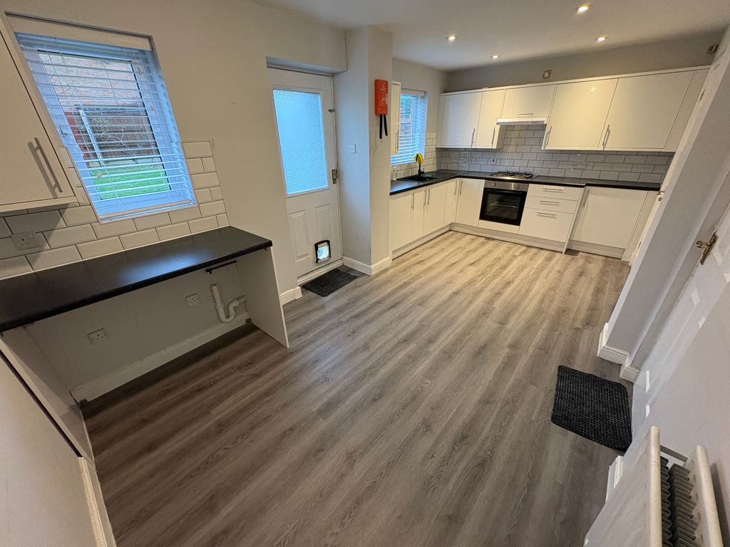 Property photo 3 of 24 Image