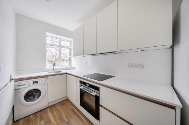 Property photo 2 of 11 Kitchen
