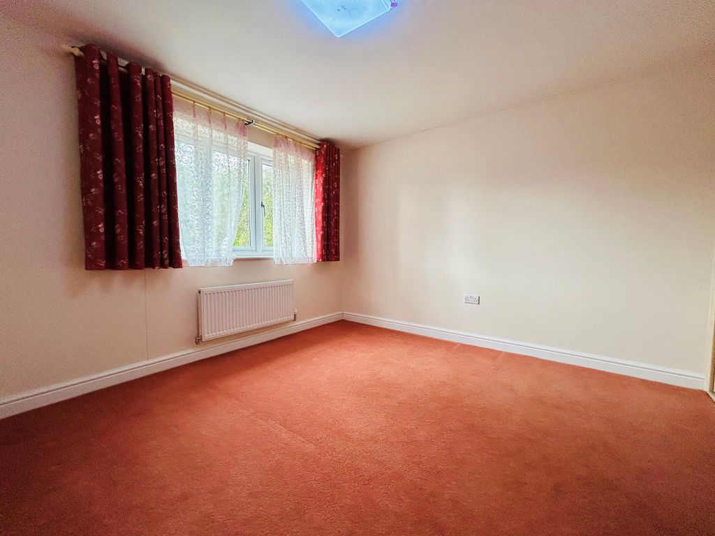 Property photo 2 of 12 Bedroom