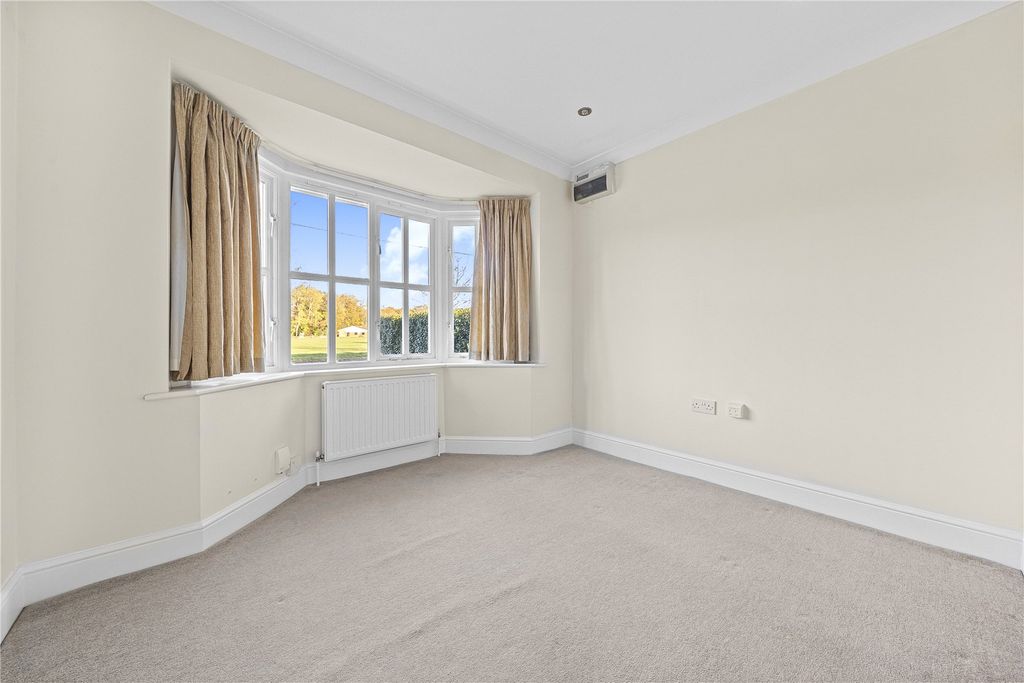 Property photo 3 of 25 Picture No. 02