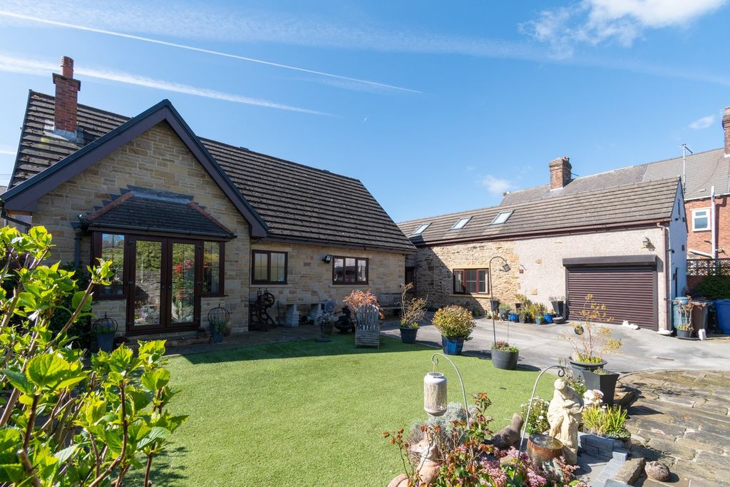 Property photo 1 of 37