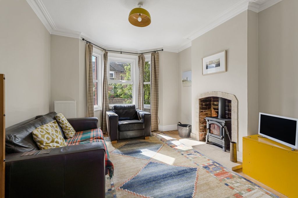 Property photo 3 of 18