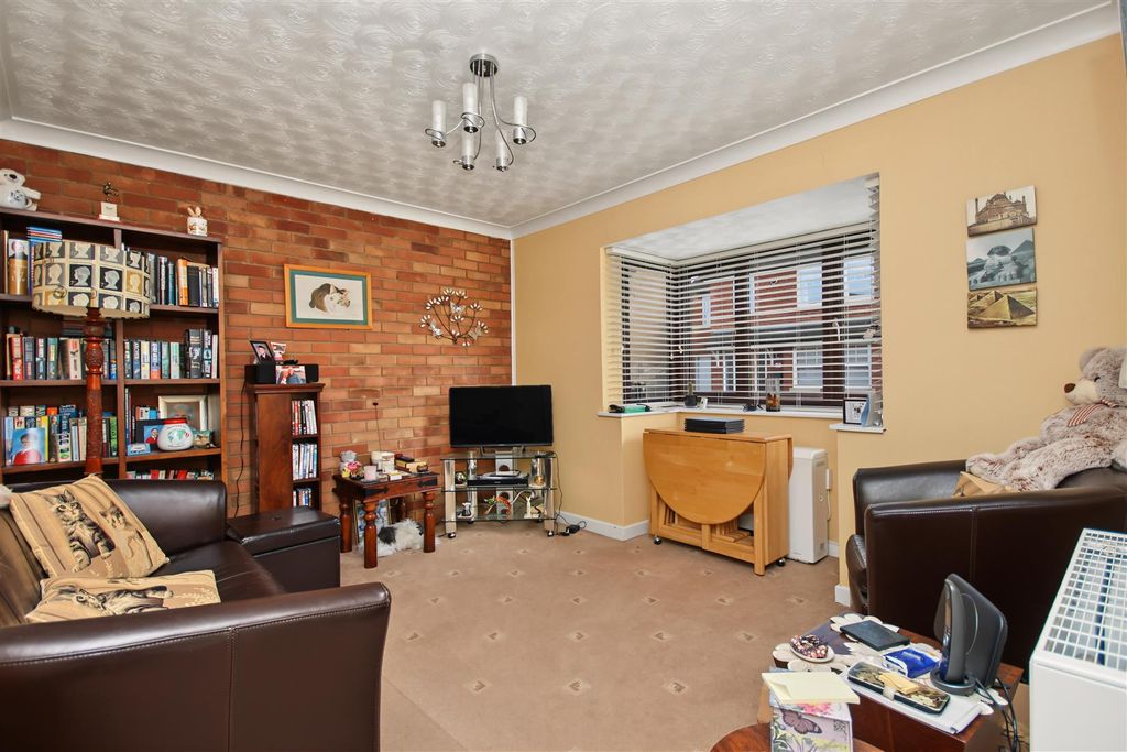 Property photo 2 of 9 Img_0284.Jpg