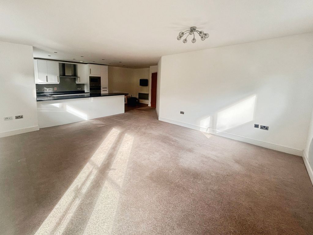 Property photo 3 of 21 Image