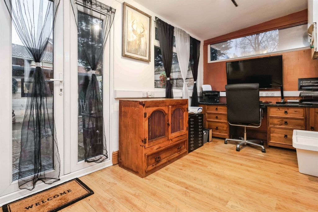 Property photo 2 of 20