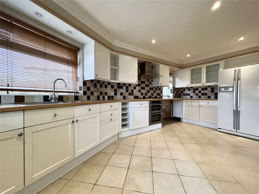 Property photo 2 of 12 Kitchen