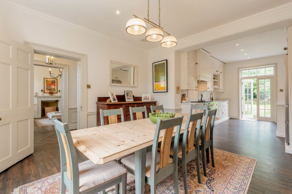 Property photo 3 of 29 Dining Area