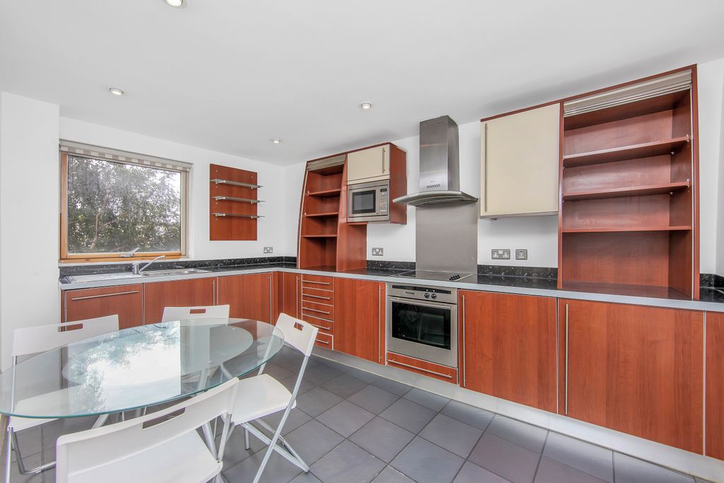 Property photo 1 of 4 Spacephoto (9)