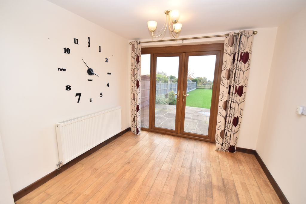 Property photo 3 of 11 Dining Room