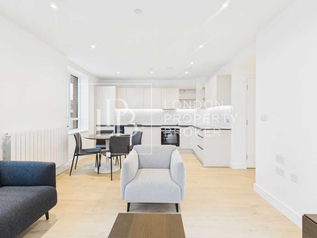 Property photo 1 of 11