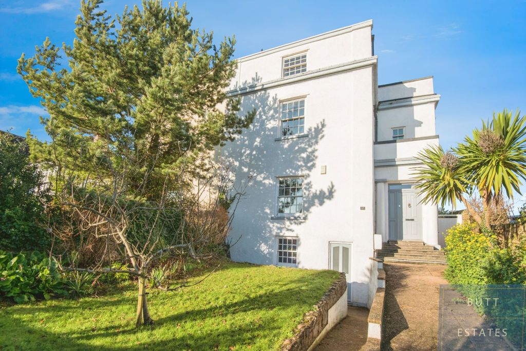 Property photo 1 of 27