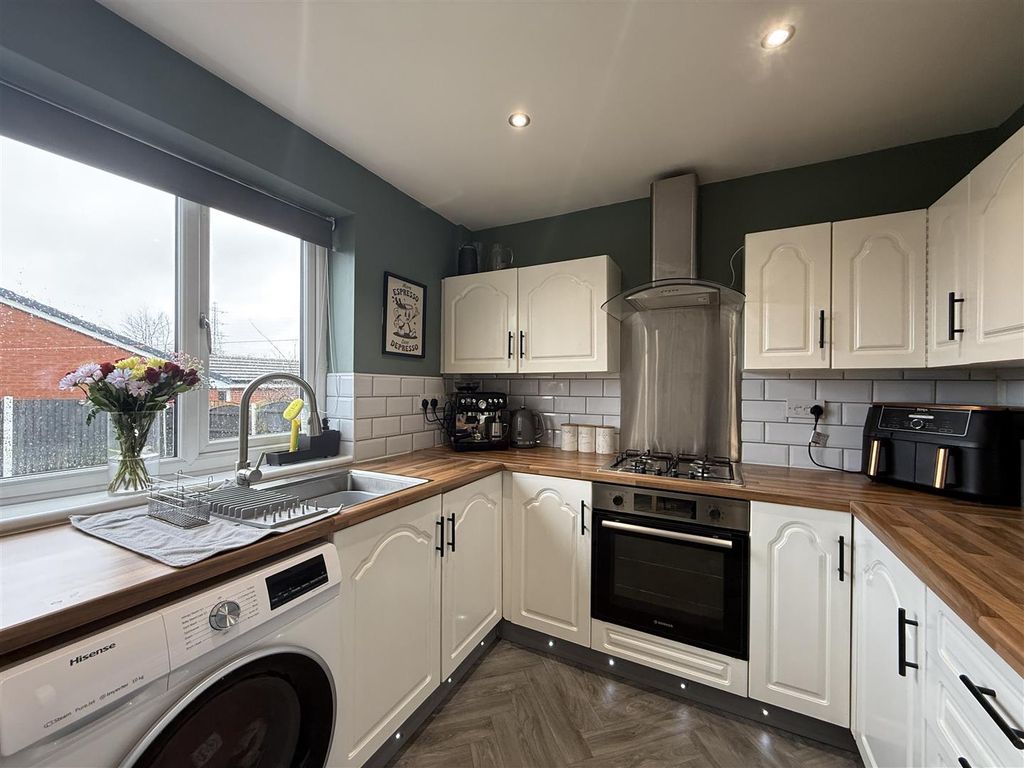 Property photo 3 of 10 Img_2334.Jpeg