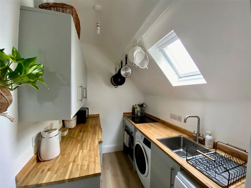 Property photo 2 of 12 Picture No. 06