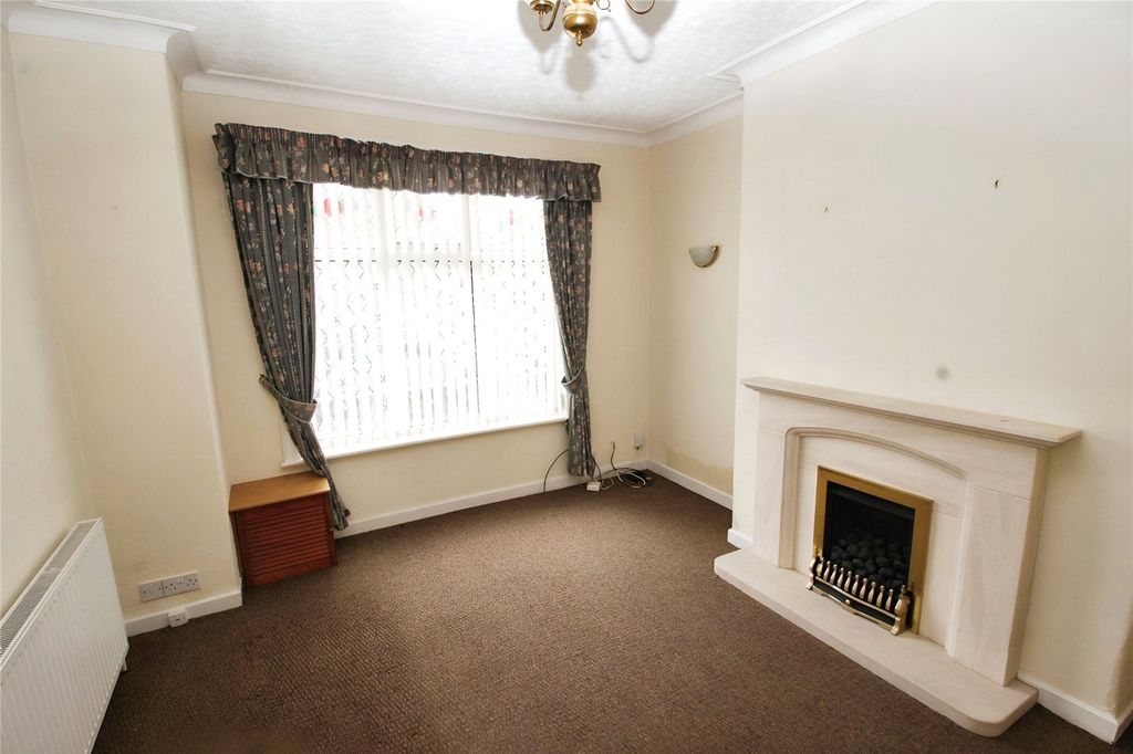 Property photo 2 of 12 Living Room