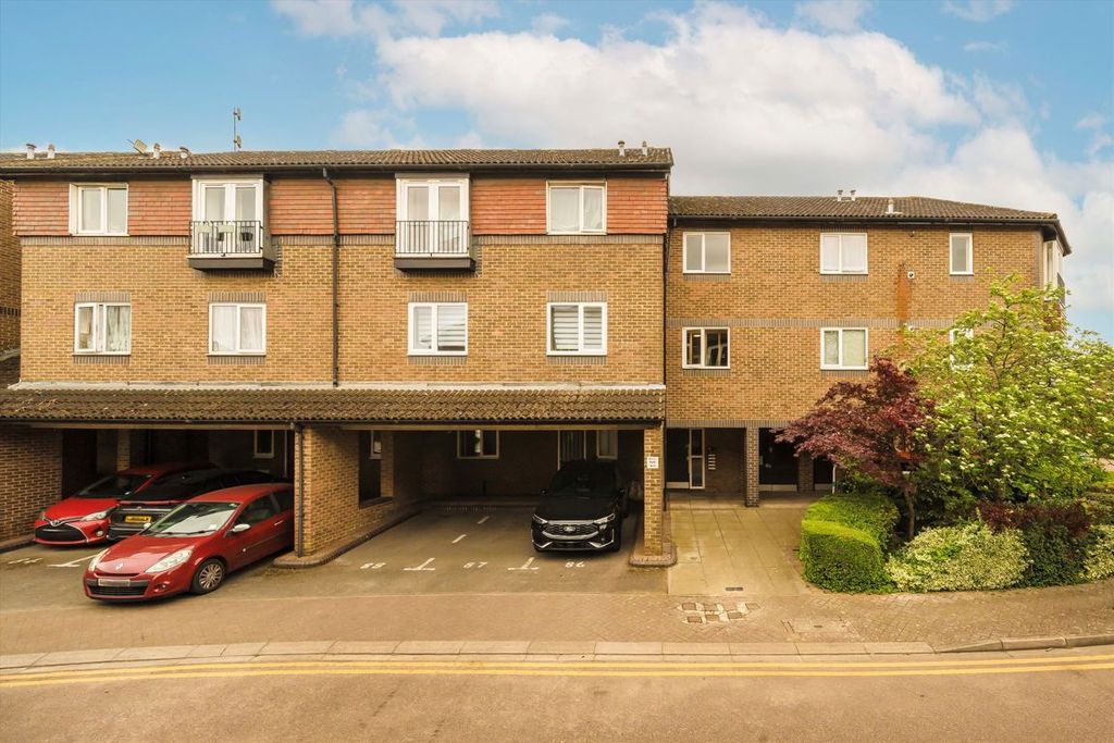 Property photo 1 of 6