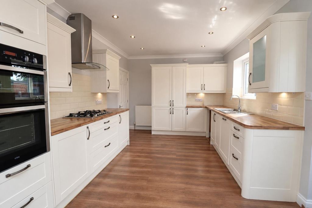 Property photo 3 of 9 Image00001.Png