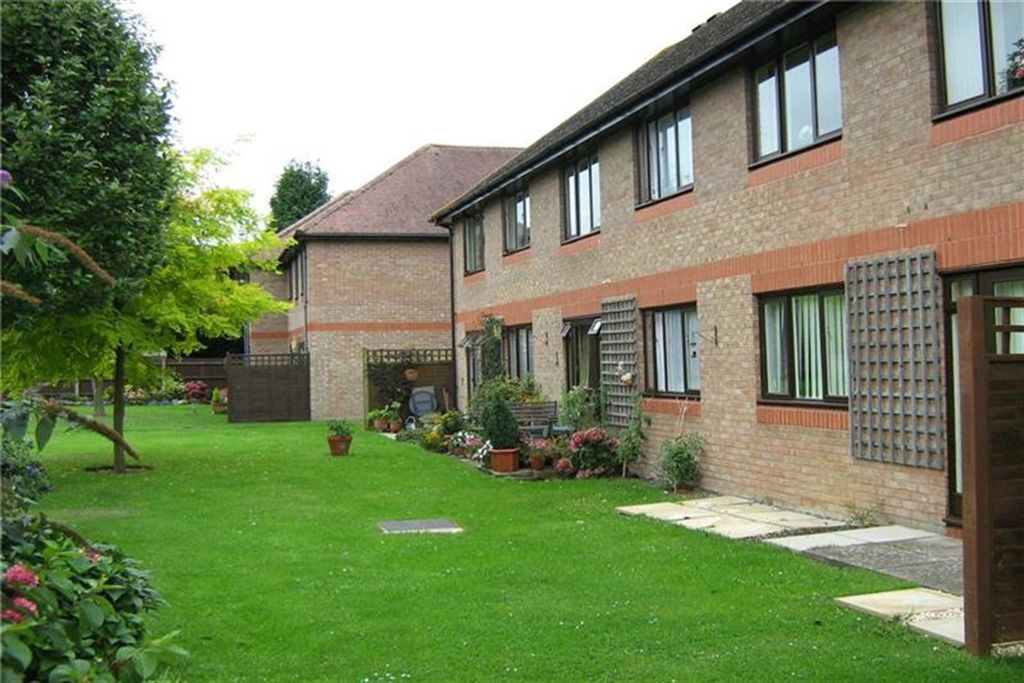 Property photo 1 of 12 (Main)