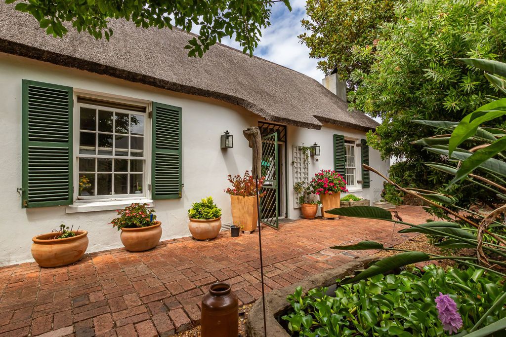 Property photo 1 of 34 Kw1730221