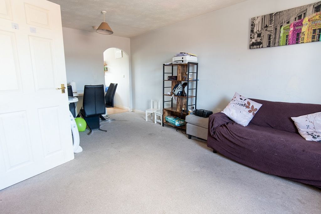 Property photo 3 of 18