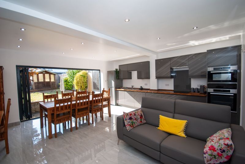 Property photo 2 of 13 Photo 6