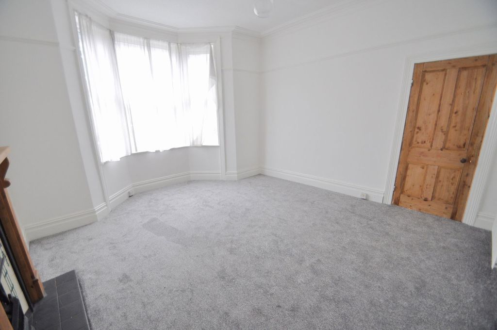 Property photo 2 of 29
