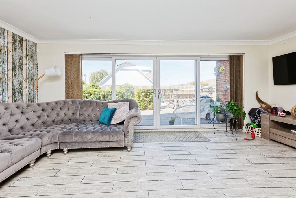 Property photo 2 of 25 Pbox-Img.Jpg